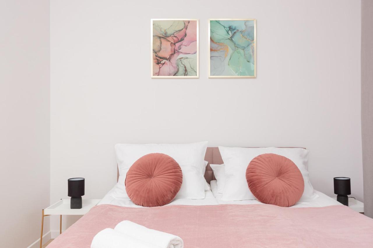 Stacja Wola Apartment Guminska By Noclegi Renters Warsaw Ngoại thất bức ảnh